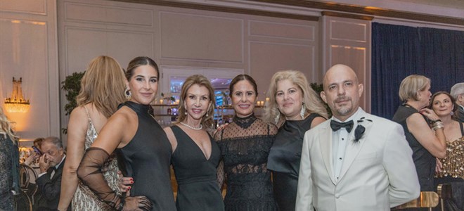 La Orquesta Sinfónica de Puerto Rico (OSPR) celebró con gran éxito su primera gala cena, el pasado 21 de septiembre en el prestigioso Fairmont El San Juan Hotel en Isla Verde. El evento, que reunió a un nutrido público, estuvo lleno de sorpresas y detalles musicales que encantaron a todos los presentes.
... 